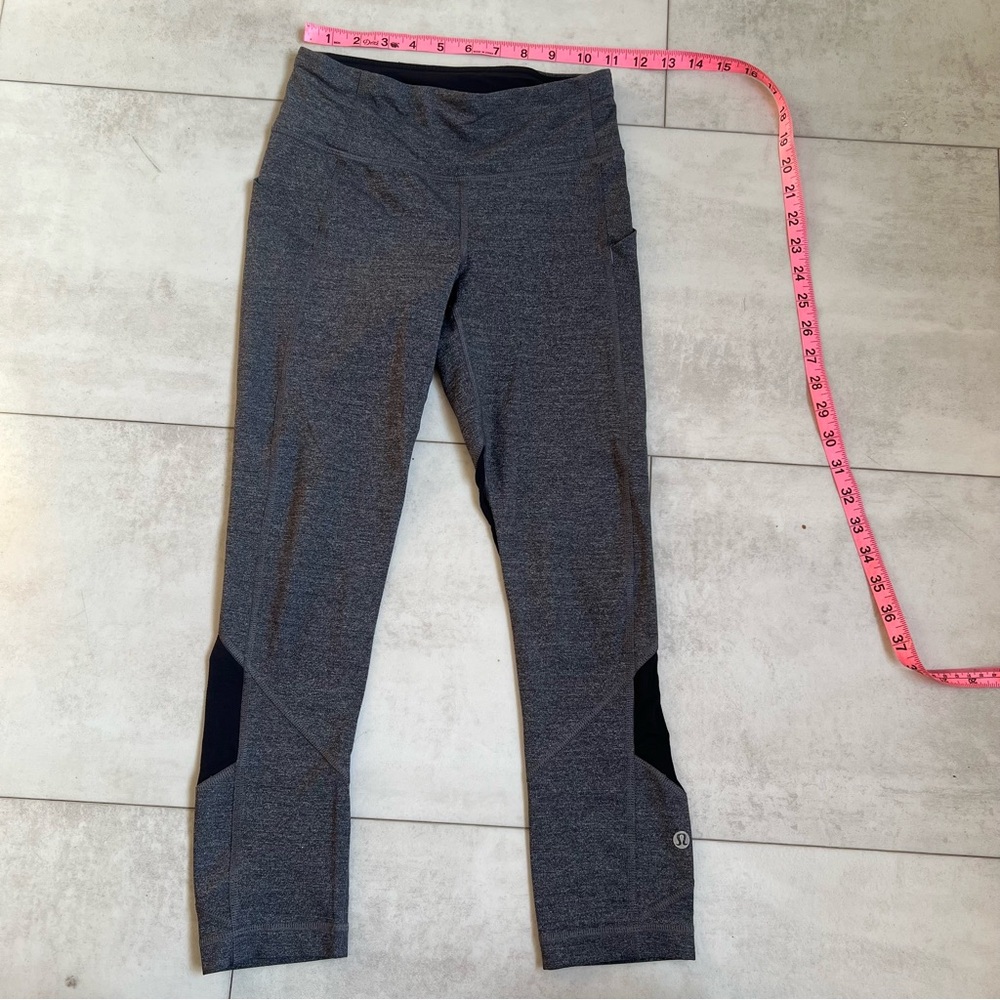 Lululemon Athletica Charcoal and Black Mesh Leggings size 2 - Picture 3 of 7